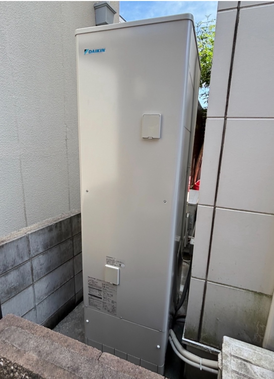 和歌山県和歌山市のダイキンエコキュート交換